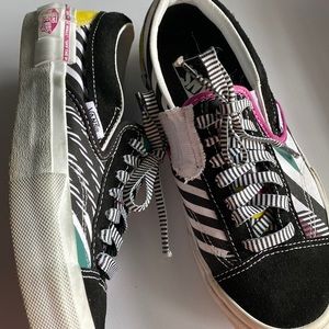 Mens skateboard shoes.